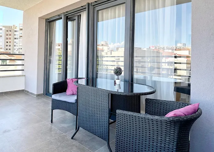 S'akvarel 4 - Private Garage Appartamento