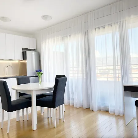 S'akvarel 4 - Private Garage Apartment