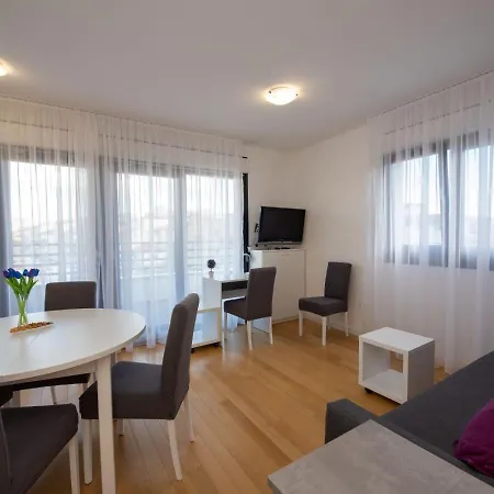 S'akvarel 4 - Private Garage Apartman