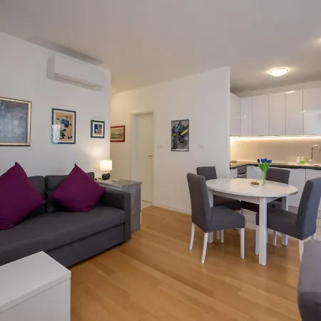 Apartman S'akvarel 4 - Private Garage